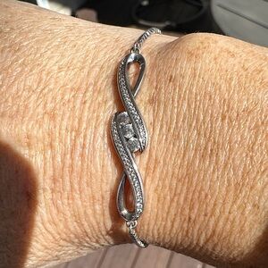 Elegant Silver Infinity Bracelet 925